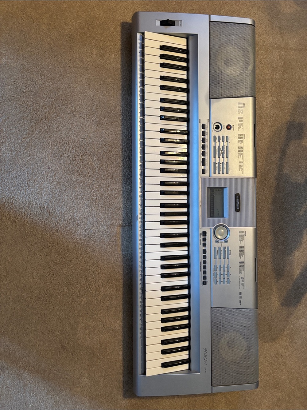 Yamaha Silver Electronic Keyboard Piano with Black & White Keys (no charger)
